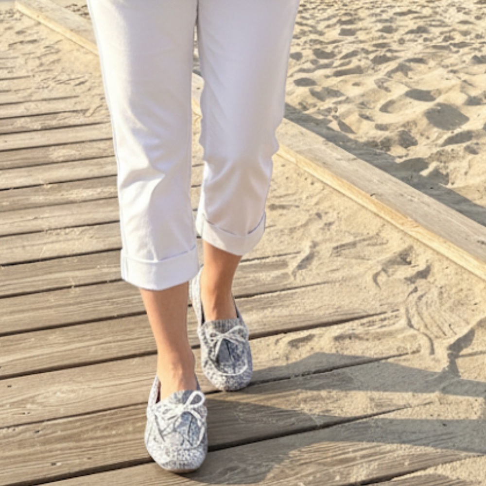 🔥2/$10 3/$12 Moccasin Women's Jaclyn Smith AMELIE White snake skin size 9